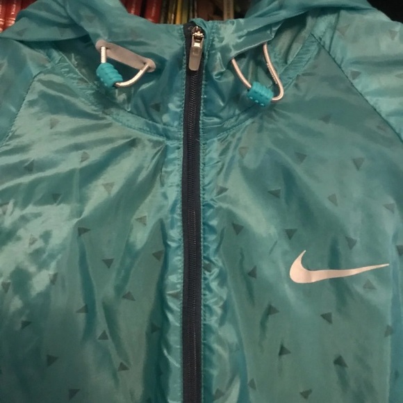 Nike windbreaker - Picture 2 of 4